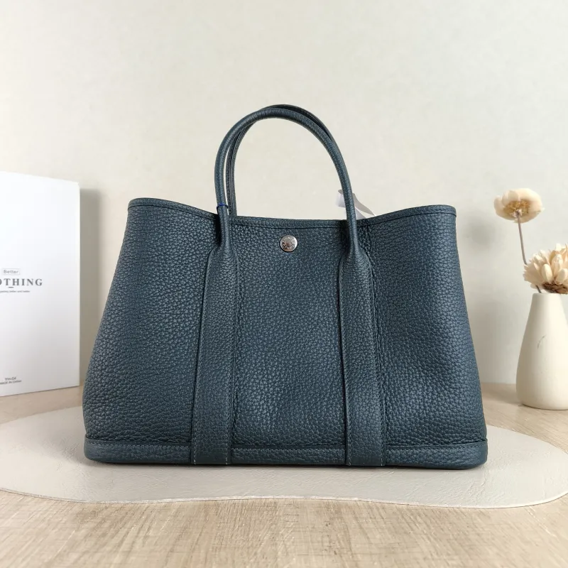 Hermès Top Handle Bag Garden Party 30 30 Green Negonda Calfskin Medium 30 × 13 × 21 cm Z