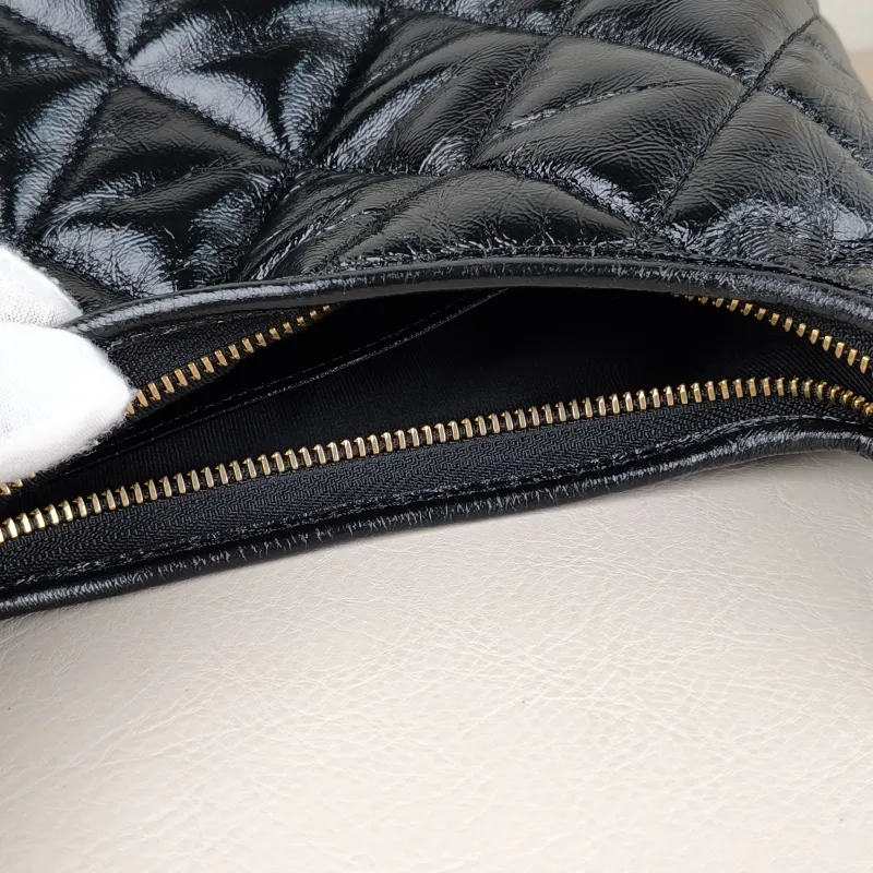 Chanel Shoulder Bag Hobo Black Lambskin Small22.5 × 8.5 × 19.5 cm — detail view 7 of 10