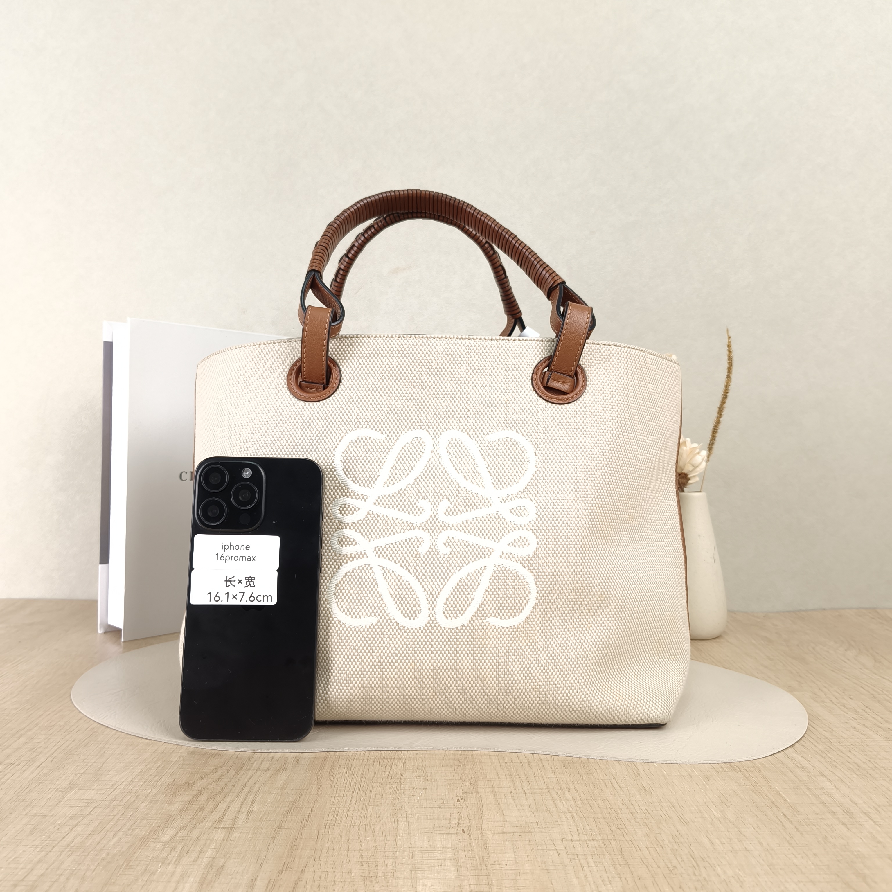 LOEWE Shoulder Baganagram White Canvas Calfskin Small29 × 14 × 25 cm — cover view 5 of 5