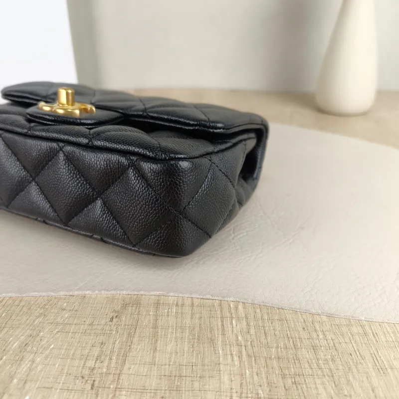 Chanel Crossbody Bag 23p Black Grained Calfskin 18 × 5 × 12 cm — detail view 1 of 10