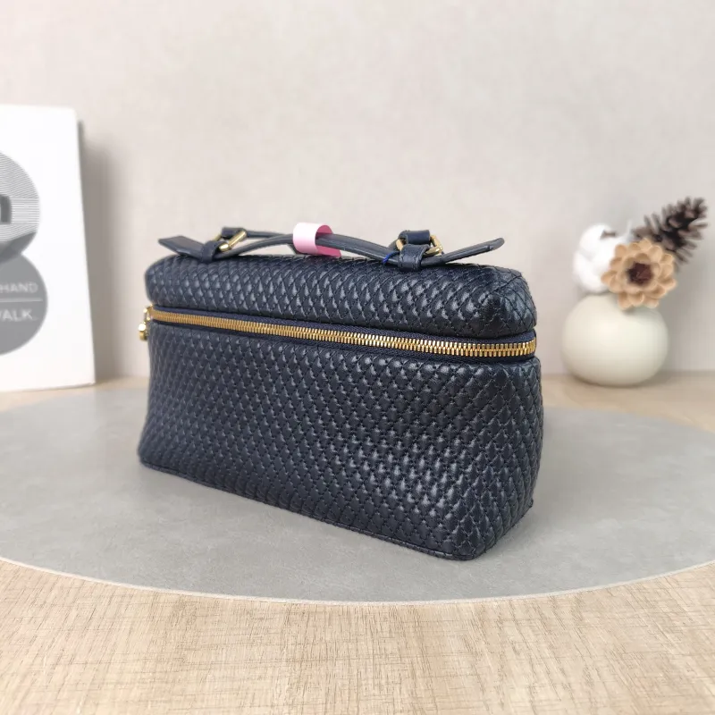 Loro Piana Crossbody Bag Extra Pocket L19Navy Lambskin One Size19 × 7 × 11.5 cm — cover view 3 of 5