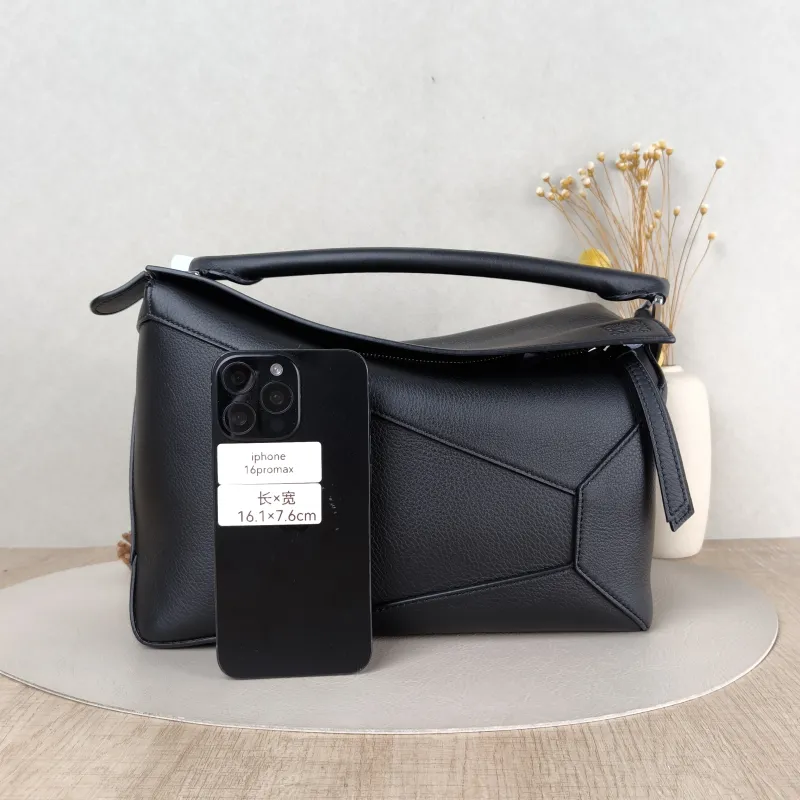 LOEWE Shoulder Bag Puzzle Black CC alfskin Medium 29 × 14 × 19.5 cm — cover view 4 of 5