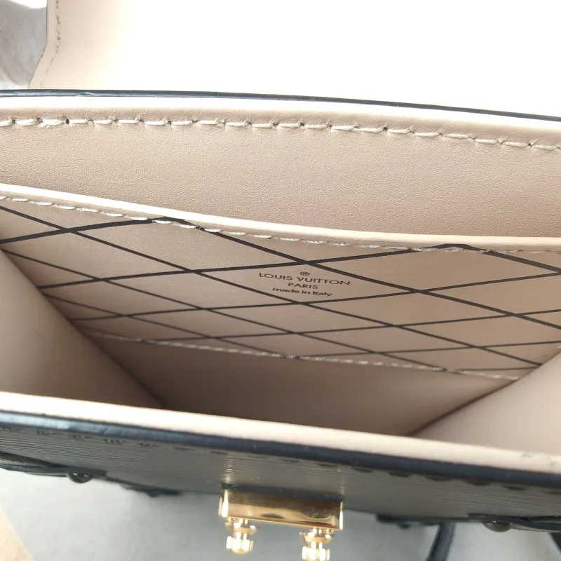 Louis Vuitton Crossbody Bag Trunk Vertical Chain Bag Black Epi Embossed Calfskinmini11 × 3.5 × 17.5 cm — detail view 6 of 10