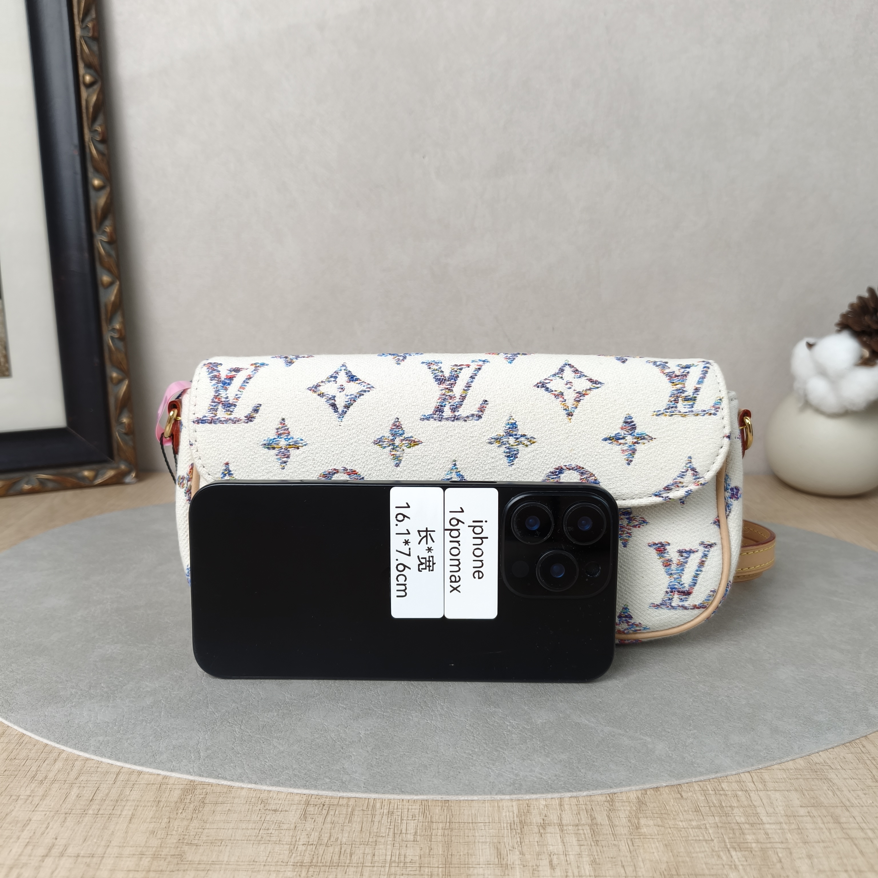 Louis Vuitton Crossbody Bag IVY Collection Beige Small23.5 × 4.3 × 12 cm — cover view 3 of 5