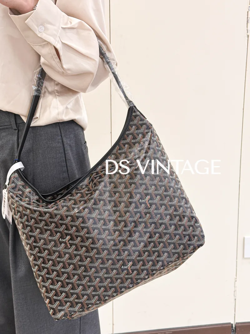 GOYARD Shoulder Bag Boheme Hobo​ Black ine Canvas Small 43 × 14 × 27 cm — on-model view 2 of 3