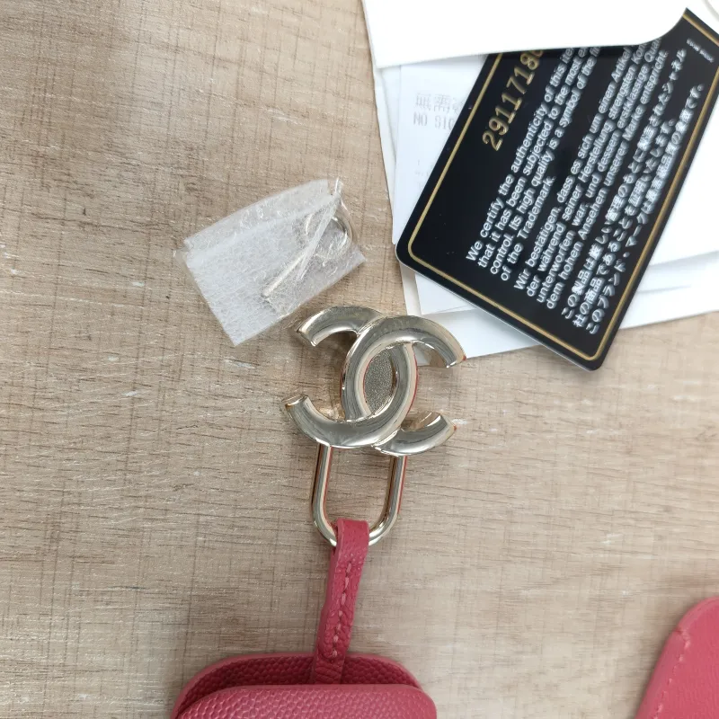 Chanel Crossbody Bag CC Filigree Vanity Cosmetic Bag Pink Grained Calfskin Small 17 × 7 × 13 cm 29 — detail view 4 of 15