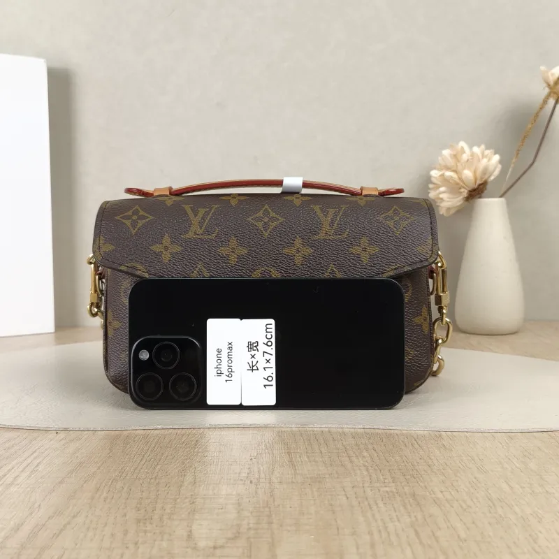 Louis Vuitton Crossbody Bag Pochette Métis East West Monogram PVC Small21.5 × 6 × 13.5 cm — cover view 2 of 6