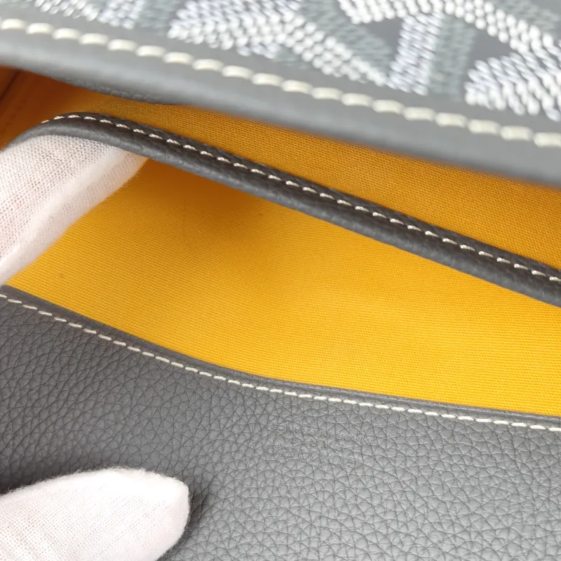 GOYARD Crossbody Bag BELVEDERE Messenger Bag Grey PVC Small 22 × 7 × 16 cm — detail view 1 of 11