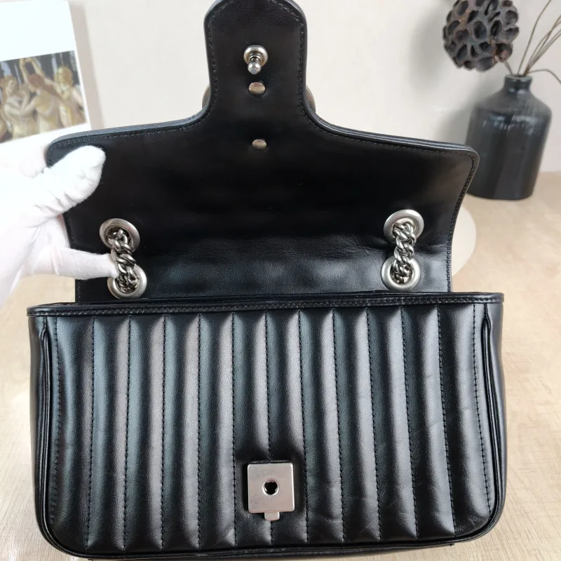 GUCCI Crossbody Bag GG Marmont Medium Marmont 26 Calfskin One Size 26 × 7 × 15 cm — detail view 3 of 11