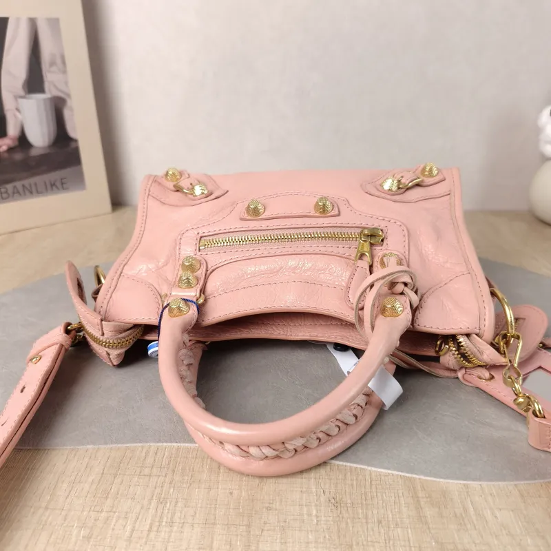 BALENCIAGA Crossbody Bag neo cagole Pink Lambskin Small 24 × 5 × 15 cm — detail view 2 of 12
