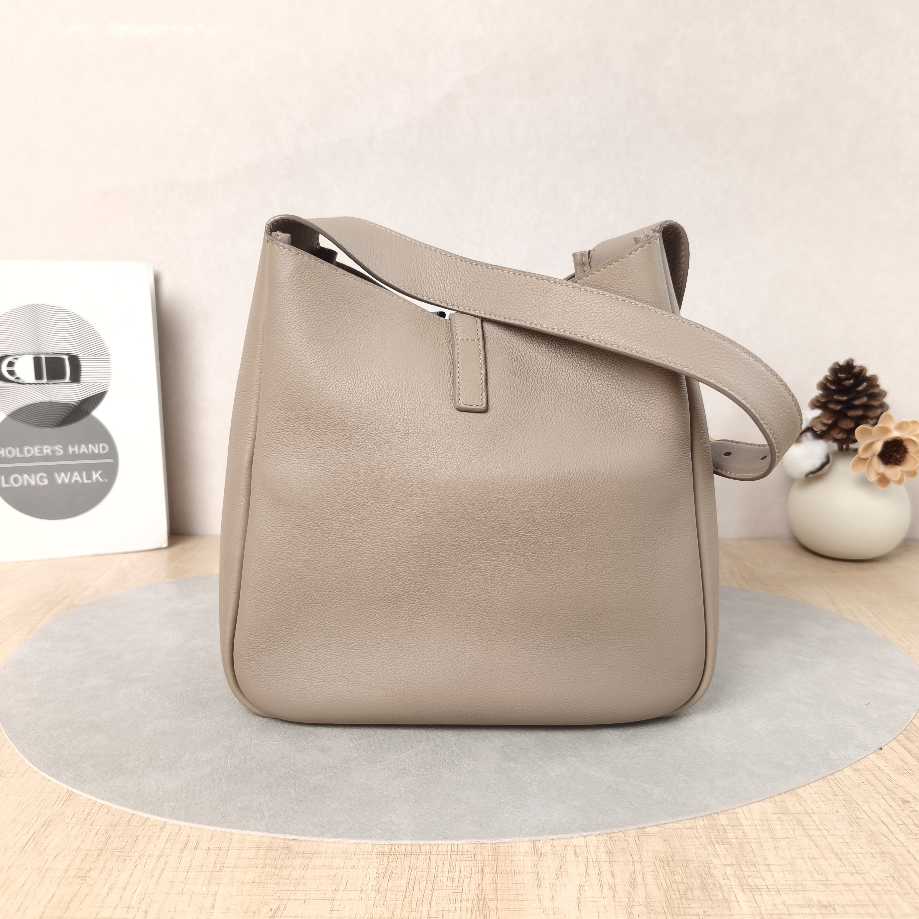 SAINT LAURENT Shoulder Bag LE 5 À 7 Hobo Grey Calfskin Small22 × 8.5 × 23 cm — cover view 4 of 5