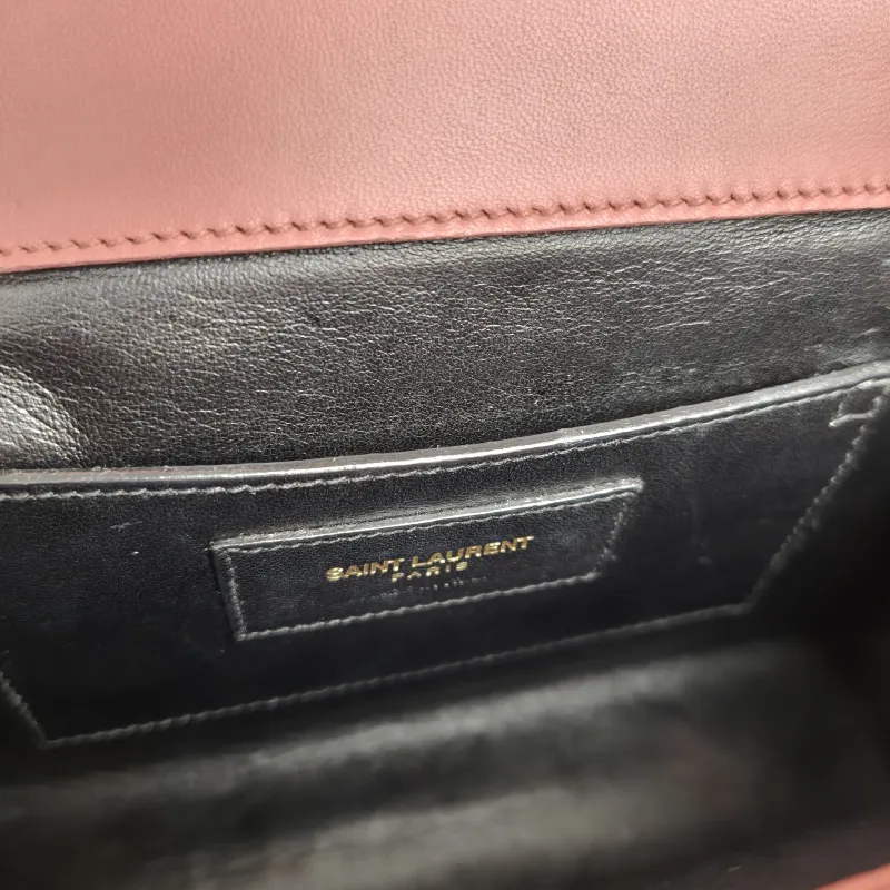 SAINT LAURENT Crossbody Bag ENVELOPE Pink Calfskin Medium24 × 6 × 17.5 cm — detail view 5 of 11