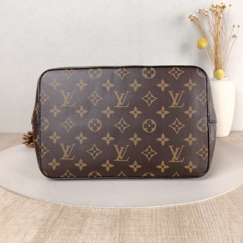 Louis Vuitton Shoulder Bag NÉONOÉ Bucket Bag Black PVC Medium 26 × 17.5 × 26 cm — cover view 4 of 5