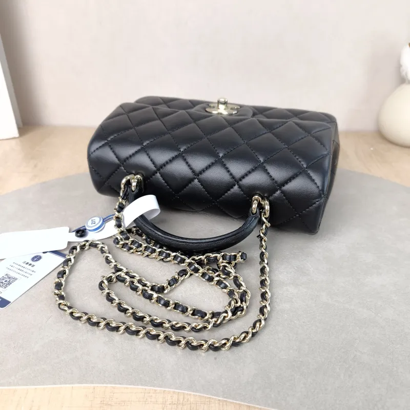 Chanel Crossbody Bag mini Black Lambskin mini 20 × 6 × 12 cm — detail view 3 of 13