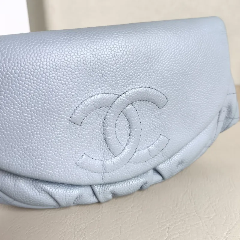 Chanel Crossbody Bag Crossbody Bag Blue Calfskin 24 × 6 × 14 cm 18 — detail view 9 of 11