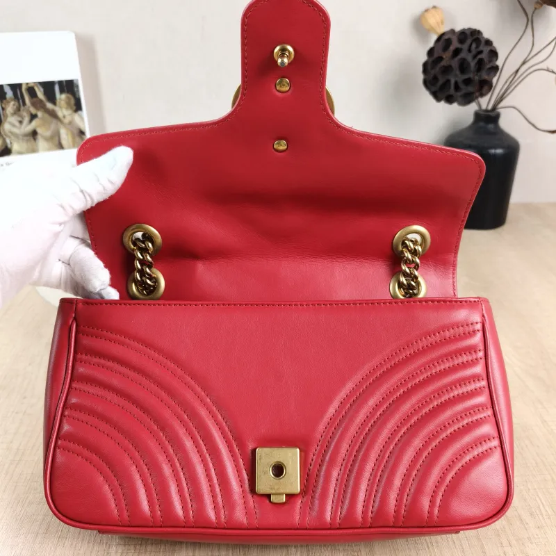 GUCCI Crossbody Bag GG Marmont Medium Marmont 26 Red Calfskin Medium 26 × 7 × 15 cm — detail view 2 of 13