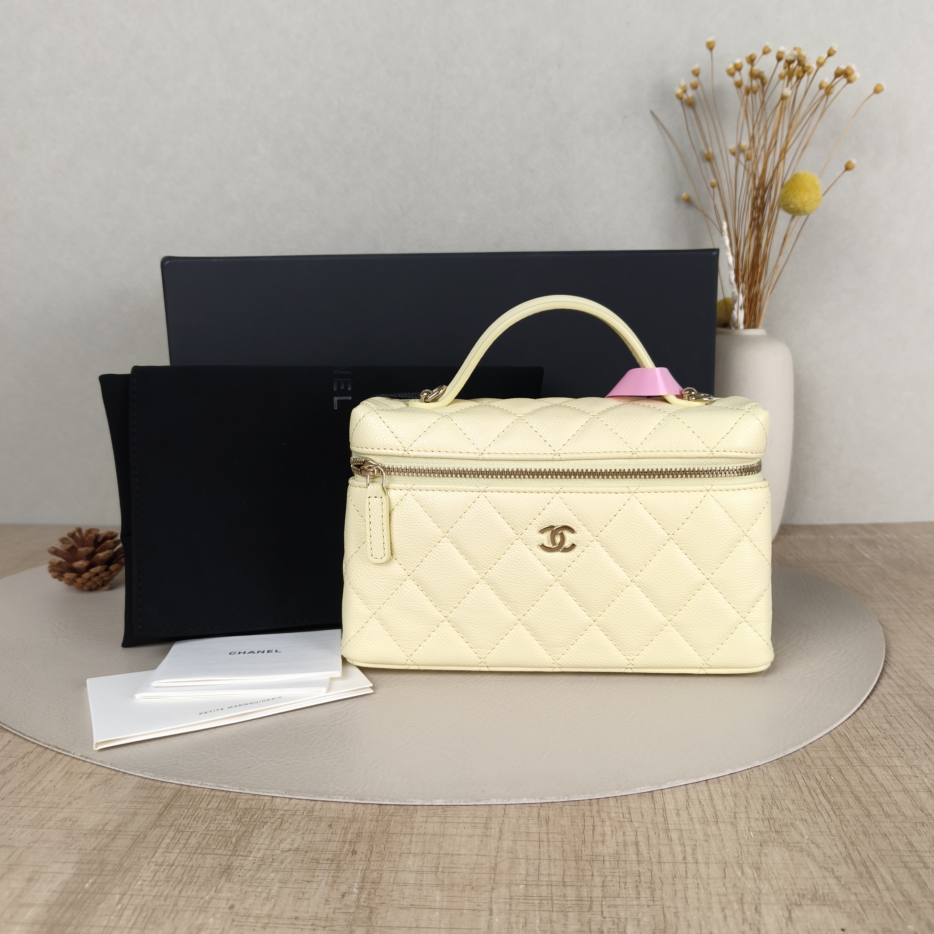 Chanel Crossbody Baglp Box Bag Top Handle Crossbody Bag Yellow Calfskin One Size19.5 × 5 × 17 cm — cover view 3 of 6