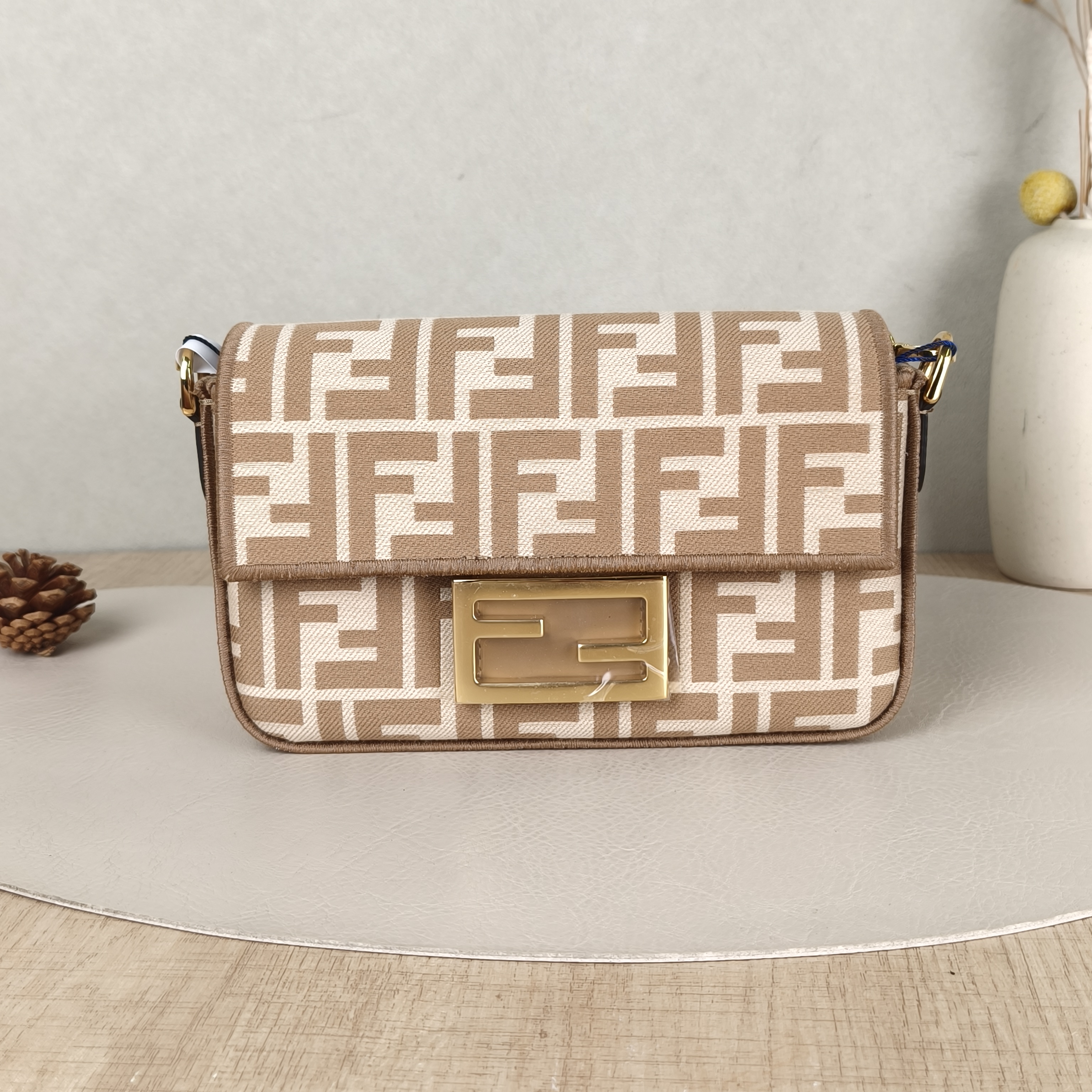 FENDI Crossbody Bag Baguette Baguette Bag Colorblock Canvasmini20 × 5 × 13 cm
