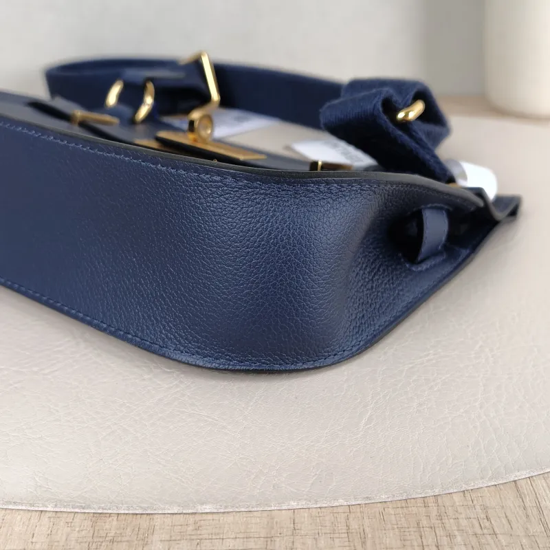 Hermès Crossbody Bag Jypsiere 23 73 Evercolor Calfskin Mini 23 × 5 × 17 cm K — detail view 7 of 10