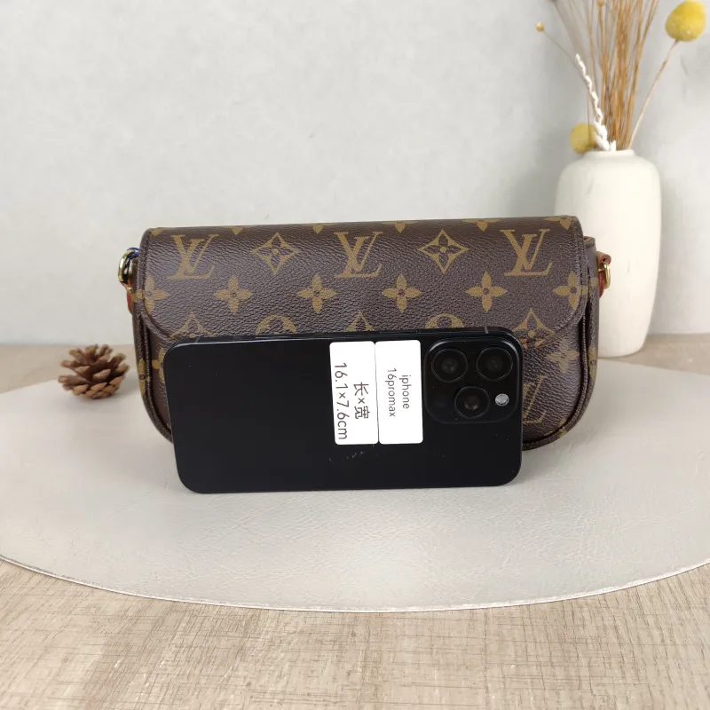 Louis Vuitton Crossbody Bag IVY Monogram PVC Small 23.5 × 4.3 × 12 cm — cover view 3 of 5