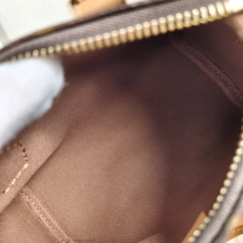 Louis Vuitton Crossbody Bag Speedy Nano Shoulder Strap PV Cnano16 × 7.5 × 10 cm — detail view 10 of 12