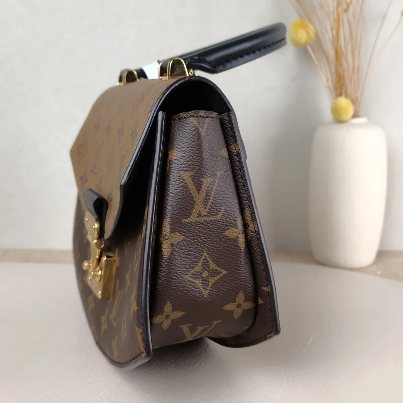 Louis Vuitton Crossbody Bag Tilsitt Monogram PVC Medium 24 × 7 × 18 cm — detail view 4 of 11