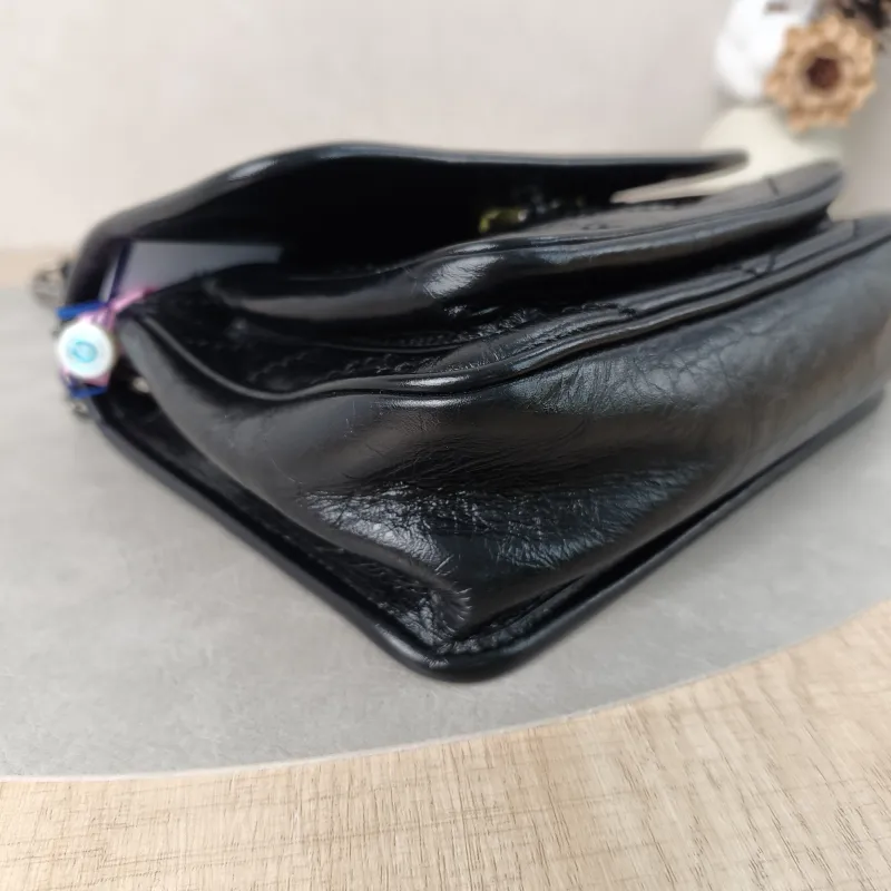 SAINT LAURENT Crossbody Bag Niki D Waxed Leather Calfskin Small21 × 7.5 × 16 cm — detail view 4 of 13