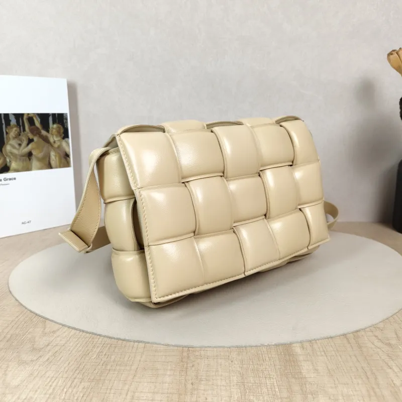 Bottega Veneta Crossbody Bag Padded Cassette Woven Lambskin Medium26 × 8 × 18 cm — cover view 3 of 5