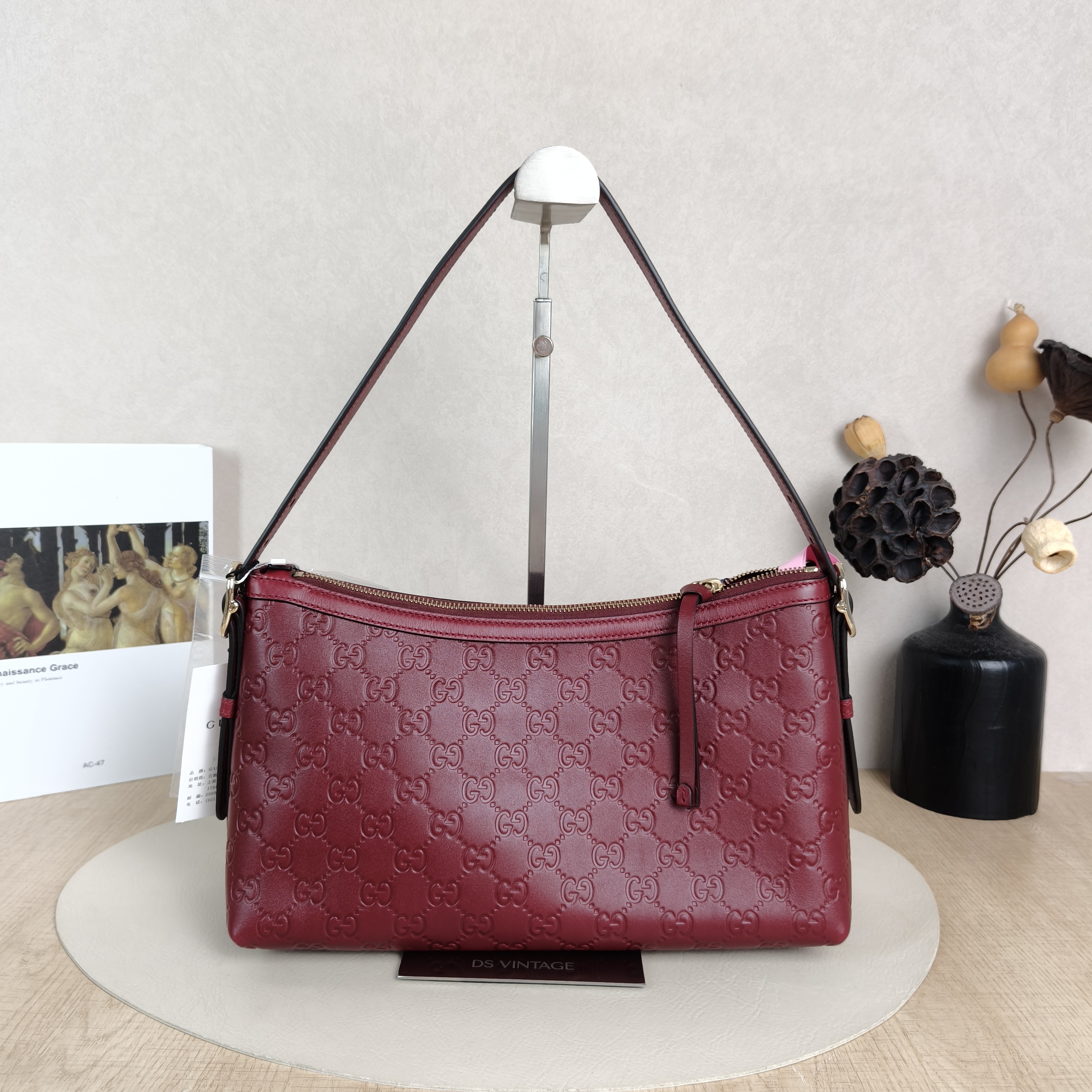GUCCI Shoulder Bag GG Emblem Shoulder Bag Red Calfskin Medium30 × 11 × 19 cm — cover view 3 of 5