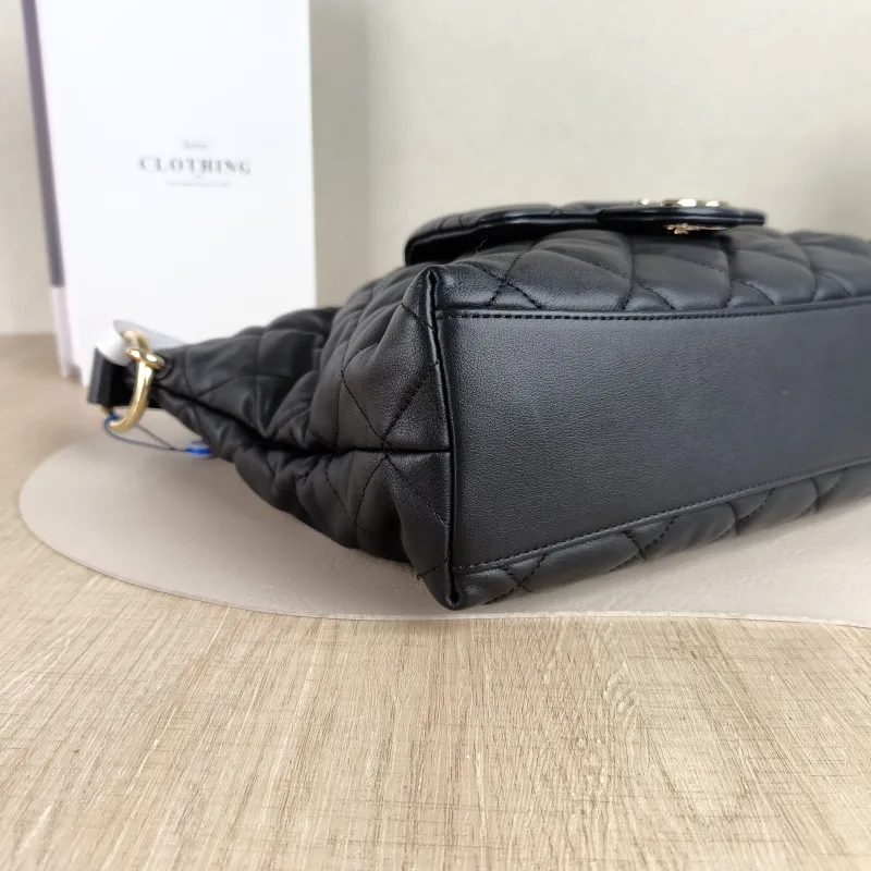 Chanel Shoulder Bag hobo Black Lambskin One Size 27.5 × 10 × 22 cm — detail view 13 of 13