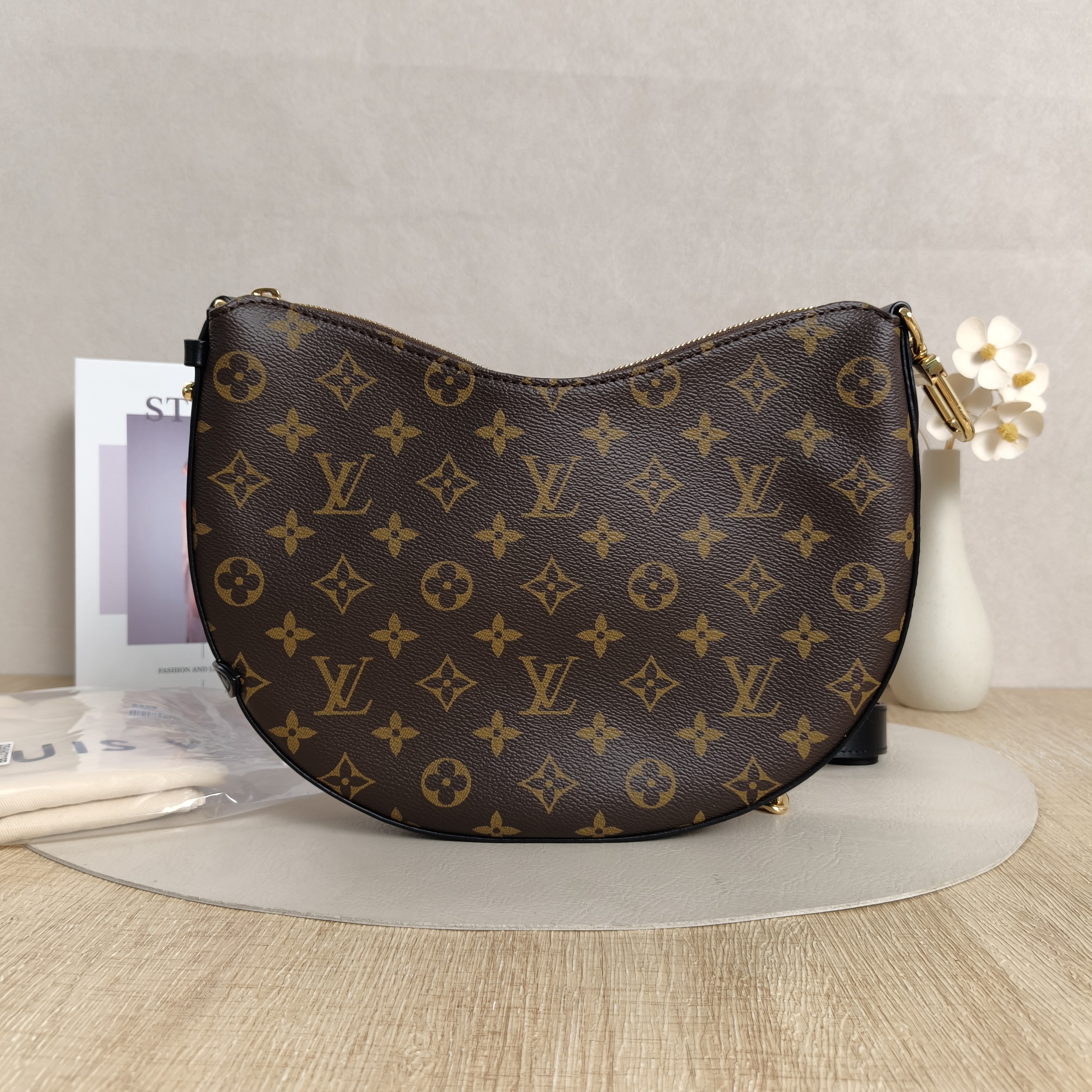 Louis Vuitton Shoulder Bag COOKIE Monogram PVCBB28.5 × 5 × 19 cm — cover view 5 of 11