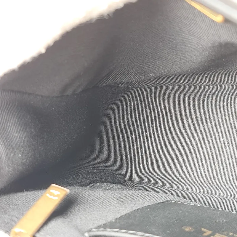 Chanel Crossbody Bag Pearl Crossbody Bag Black Lambskin One Size 21 × 7 × 15 cm — detail view 11 of 15