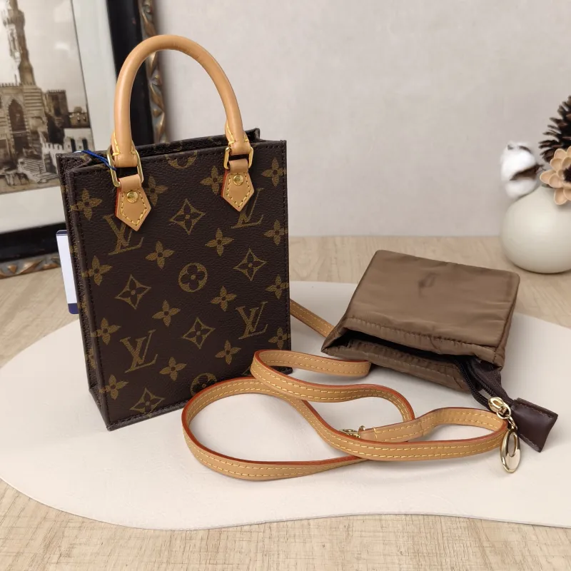 Louis Vuitton Crossbody Bag PETIT SAC PLAT Mini Monogram PV Cmini14 × 5 × 17 cm — cover view 7 of 9