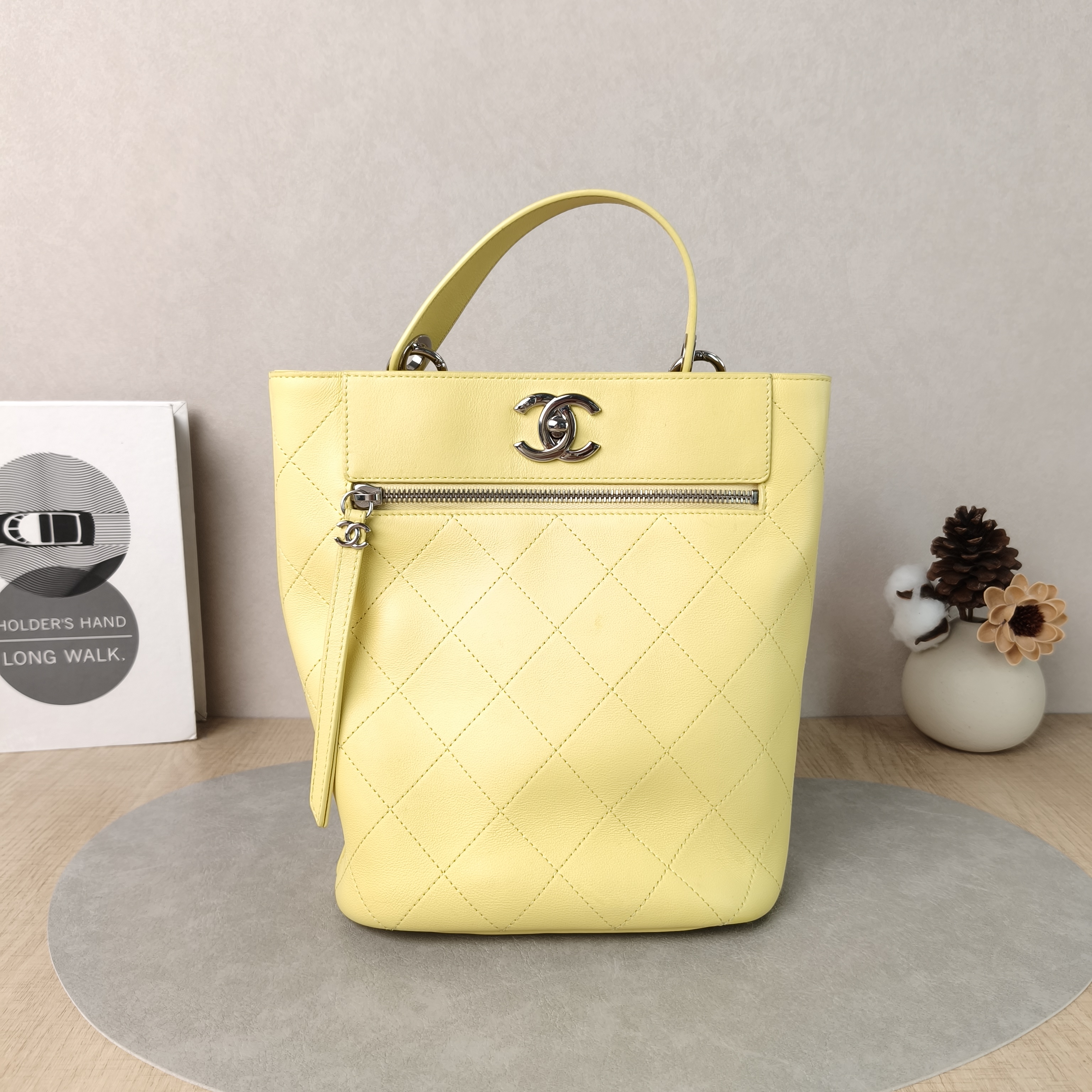 Chanel Crossbody Bag Crossbody Bag Calfskin One Size19 × 10 × 24 cm
