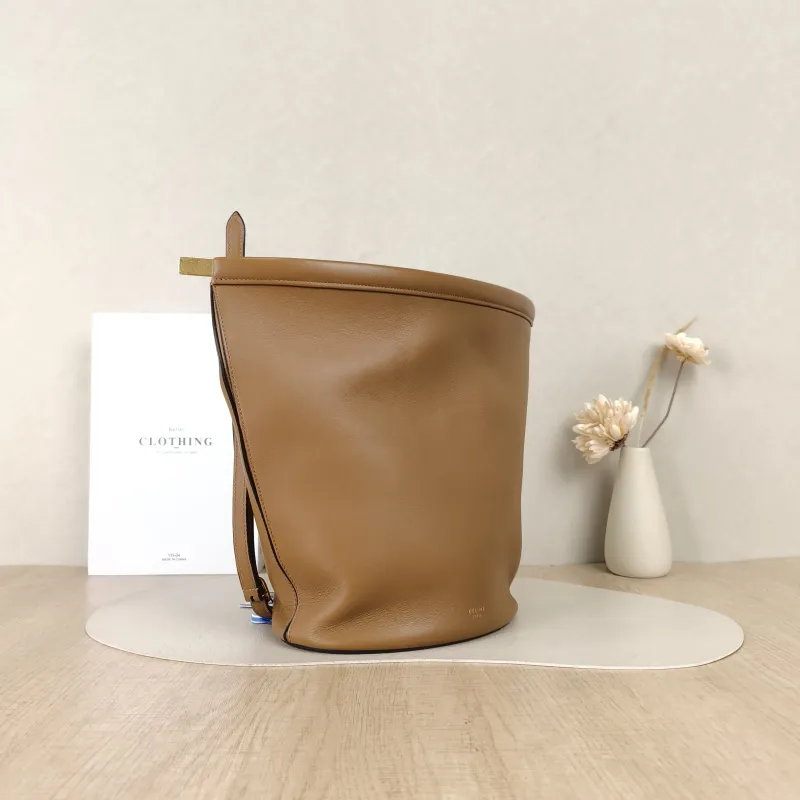 CELINE Crossbody Bag Clasp Bucket Bucket Bag Brown Calfskin One Size20 × 13.5 × 26 cm — cover view 2 of 4