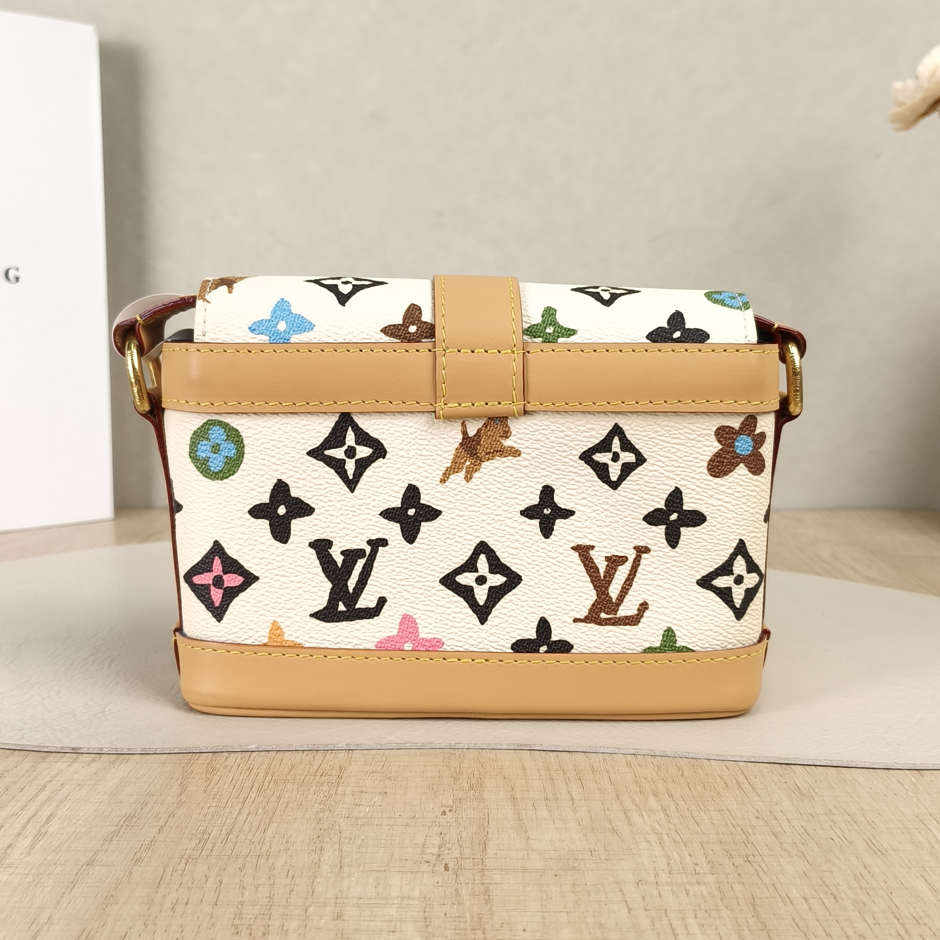 Louis Vuitton Crossbody Bag ENVELOPE Messenger Bag Box Tyler Yellow PV Cmini19 × 7 × 12 cm — cover view 3 of 5