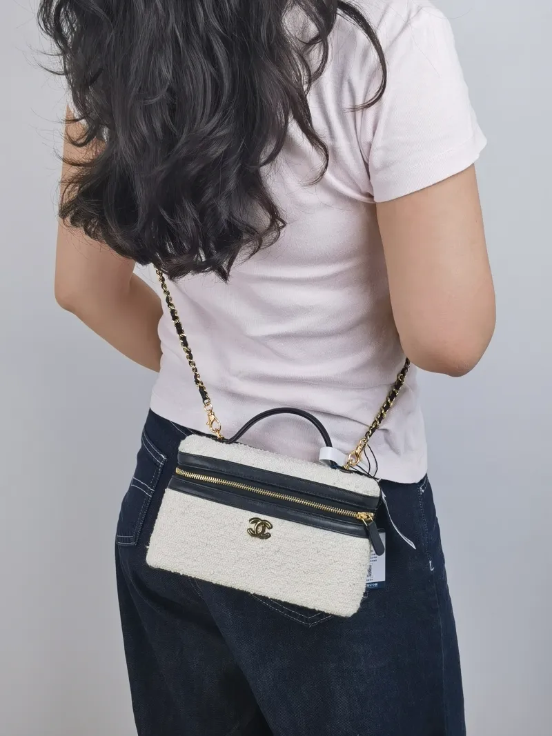 Chanel Crossbody Bag coco-beach Collection lp White Black One Size 19.5 × 5 × 17 cm — on-model view 2 of 2