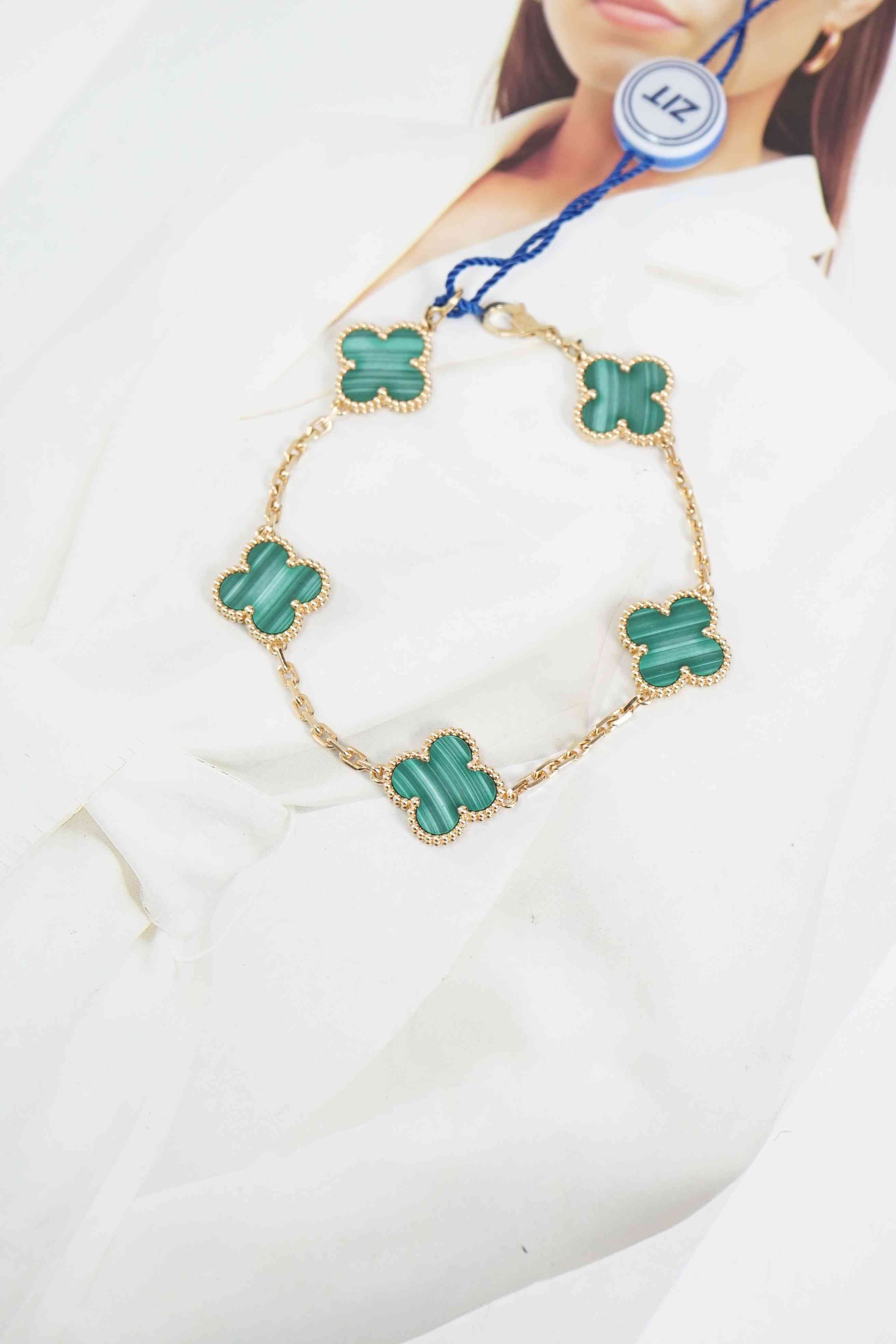 Van Cleef & Arpels Malachite Five-Motif Bracelet18k · Box Authenticity Card · 19