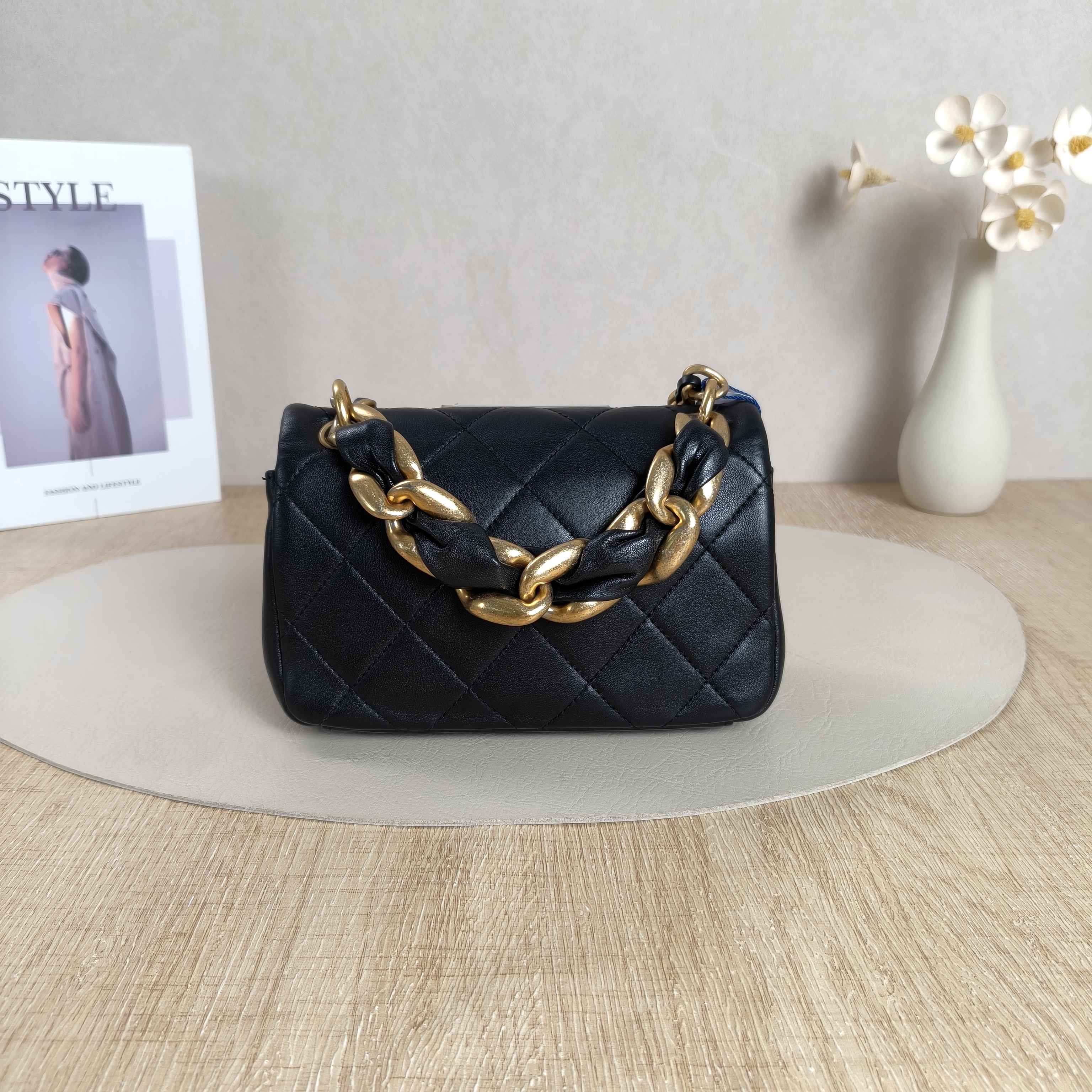 Chanel Crossbody Bagcf Collection Crossbody Bag Black Calfskin One Size18 × 5 × 12 cm — cover view 2 of 12