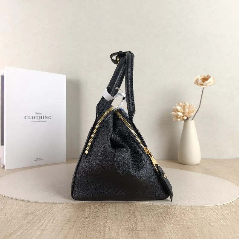 Louis Vuitton Top Handle Bag Top Handle Bag Black Calfskin One Size 21 × 15 × 16 cm — detail view 5 of 12