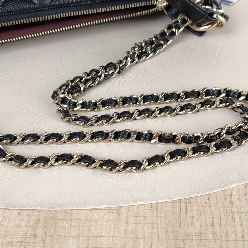 Chanel Crossbody Bag Top Handle Crossbody Bag Black Grained Calfskin 22 × 5.5 × 12 cm — detail view 2 of 12