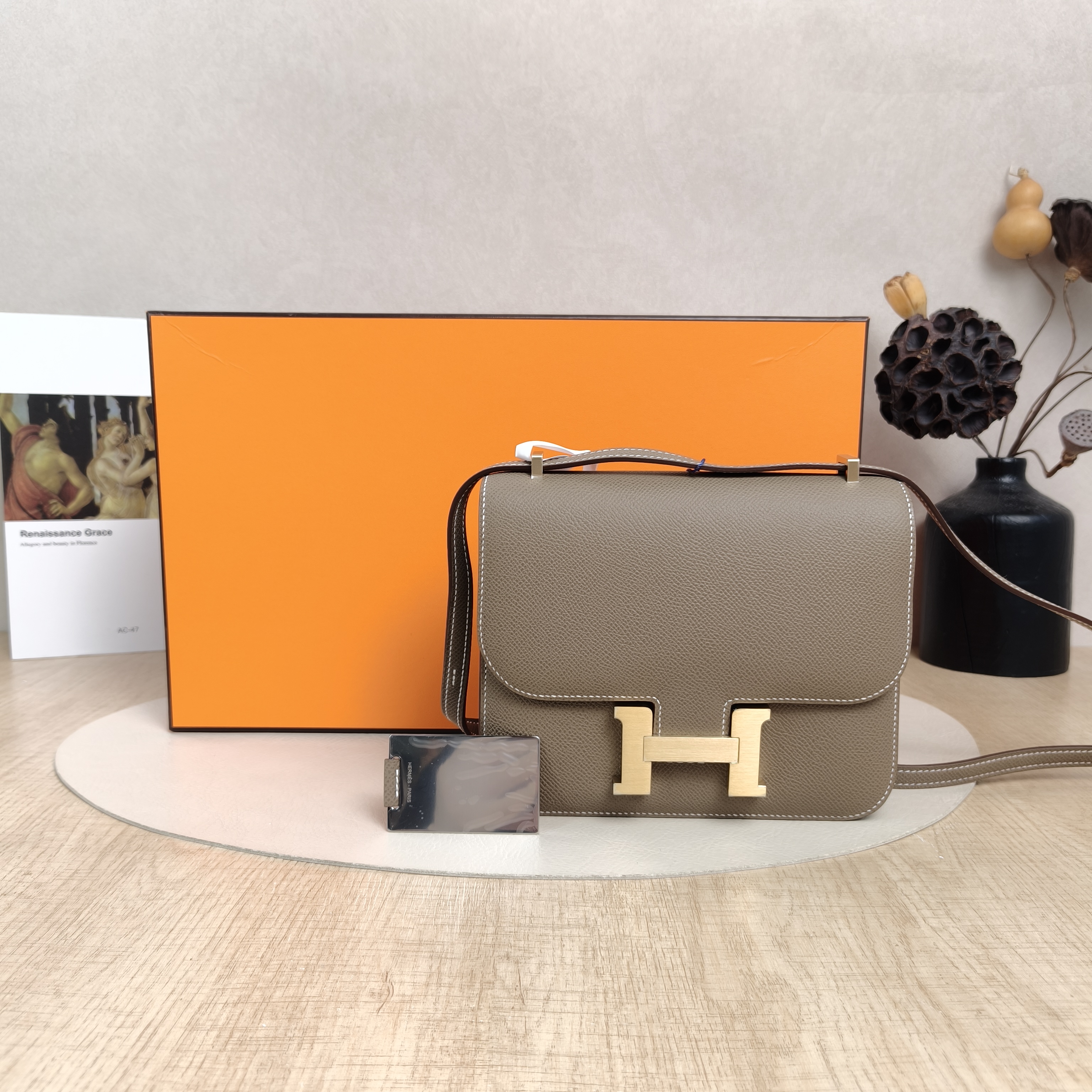 Hermès Crossbody Bag Constance 19 Gold-Tone Hardware Epsom Embossed Calfskin Mini 18 × 4 × 15 cm — cover view 5 of 6