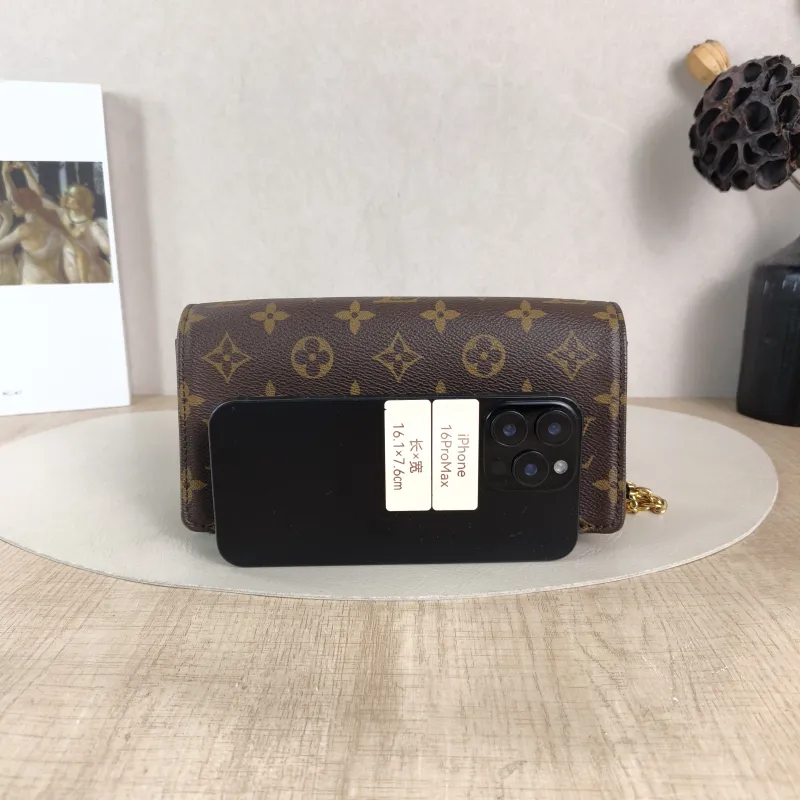 Louis Vuitton Crossbody Bag LILY Chain Bagwoc Monogram PVC One Size 21 × 3.5 × 10.5 cm — cover view 4 of 5