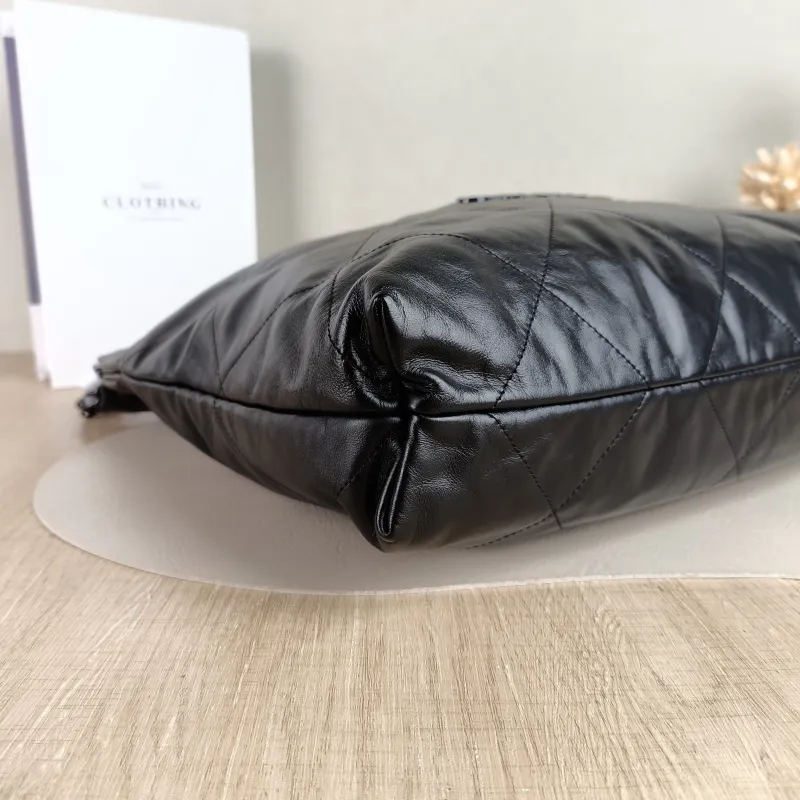 Chanel Shoulder Bag 22Bag Black CC alfskin Medium 39 × 8 × 42 cm — detail view 7 of 14