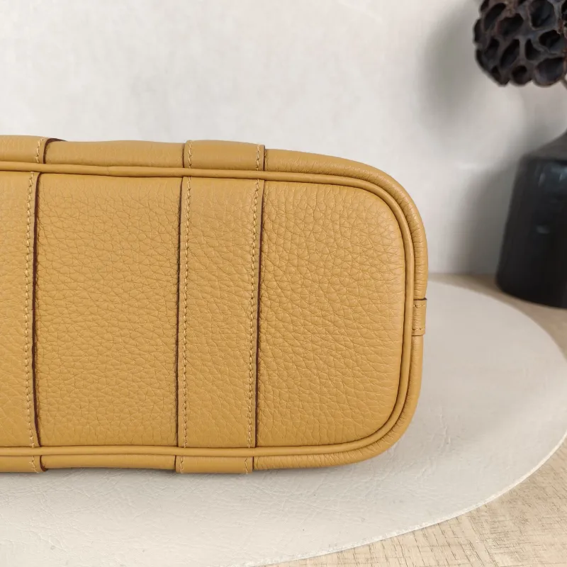 Hermès Top Handle Bag Neo Garden 23 Mini 2S Togo Calfskin Mini 23 × 10 × 16 cm G — detail view 5 of 10