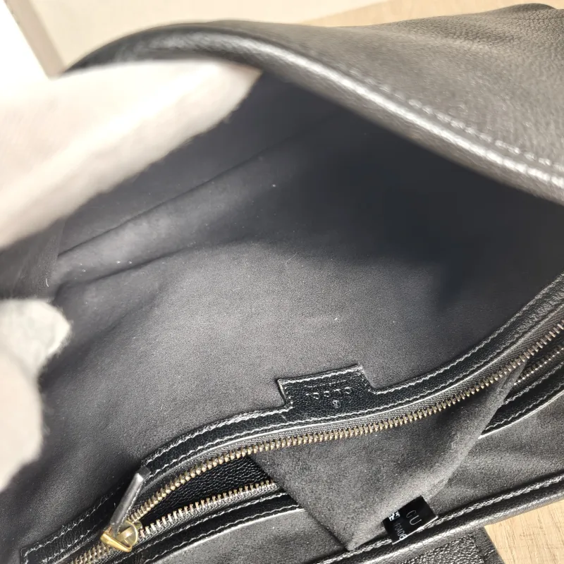 GUCCI Shoulder Bag Aphrodite Hobo Black Calfskin Medium 39 × 2 × 38 cm — detail view 5 of 12