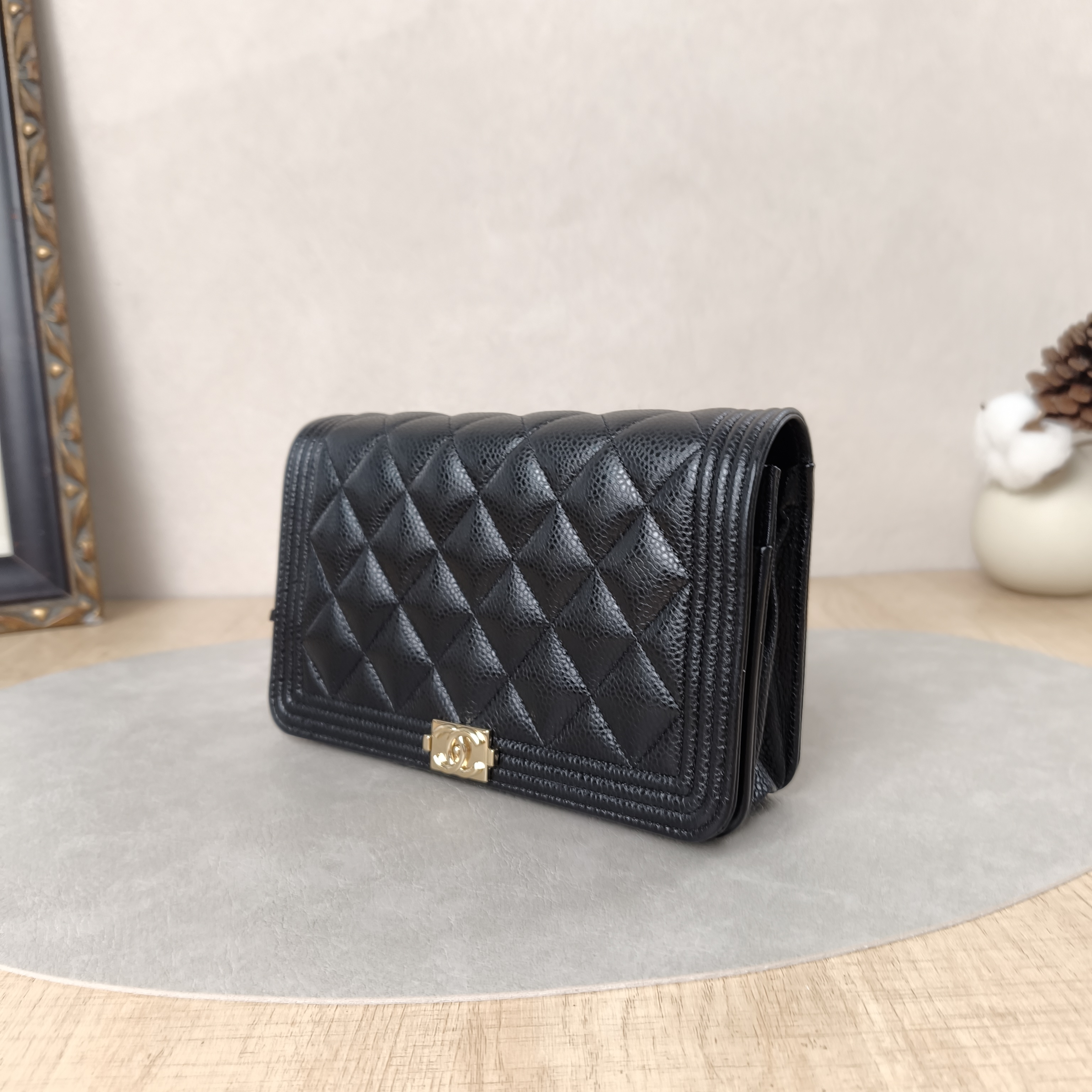Chanel Crossbody Bag Le Boy WOC Black Grained Calfskinmini19.2 × 3.5 × 12.3 cm — cover view 2 of 6