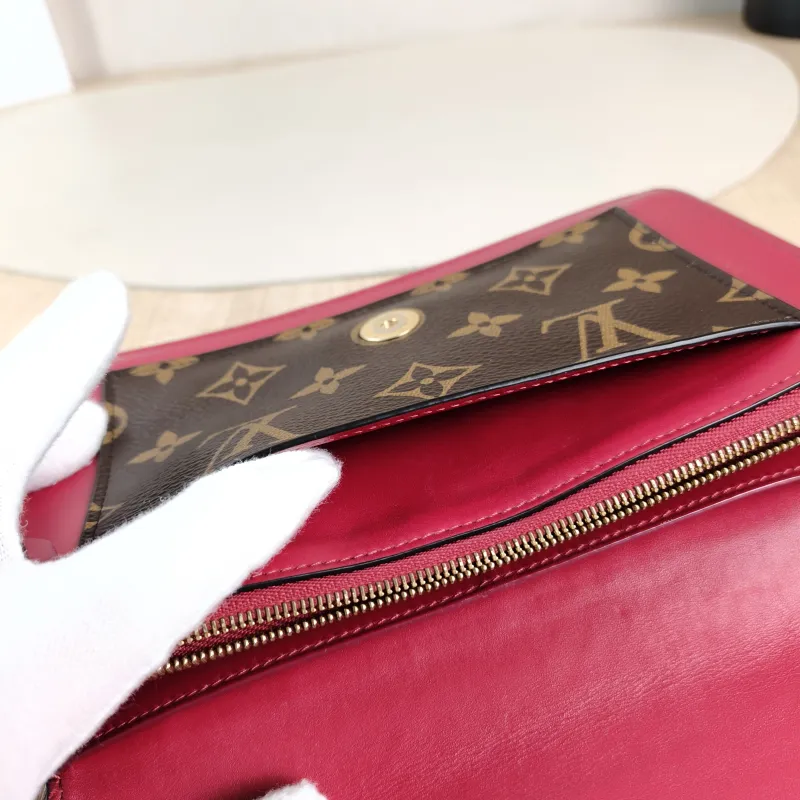 Louis Vuitton Crossbody Bag Flore Chain Bag Red PVC · Calfskin One Size 17.5 × 3.5 × 11.5 cm — detail view 5 of 13