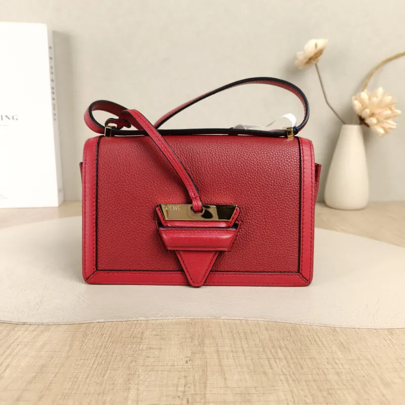 LOEWE Crossbody Bagbarcelona Red Calfskin Small19 × 7 × 12 cm