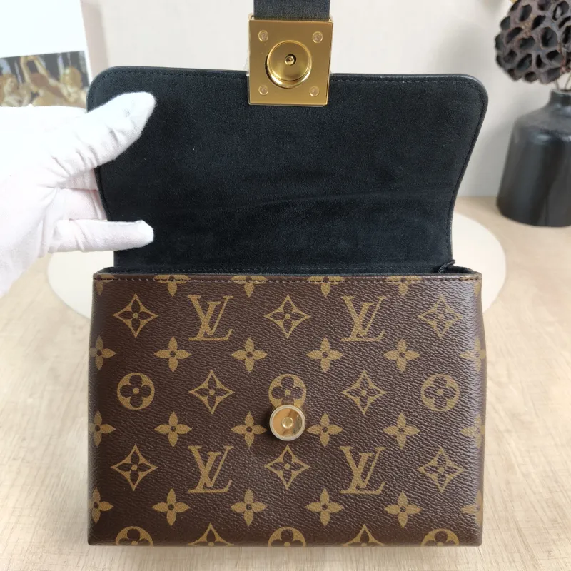 Louis Vuitton Crossbody Bag Locky BB Black PVC BB 20 × 7.5 × 16 cm — detail view 7 of 15